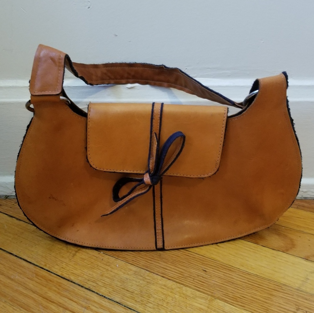 Leather purse with shoulder strap